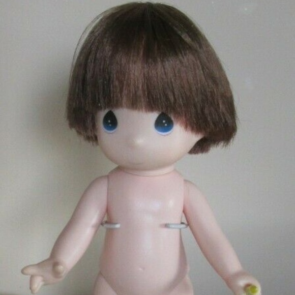 Precious moments doll on stand 1994 Holding a cray - Picture 4 of 9